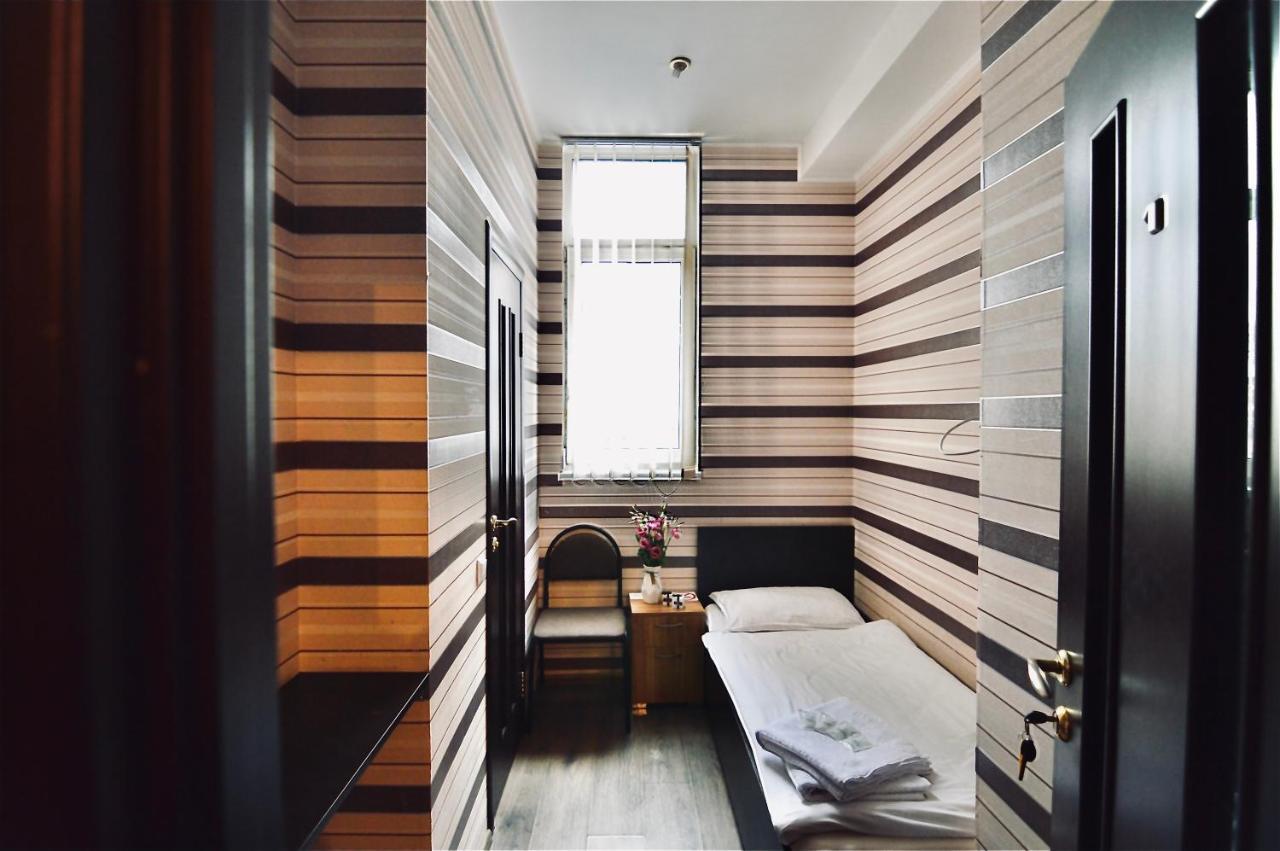 Uno Apart Hotel Киев Екстериор снимка