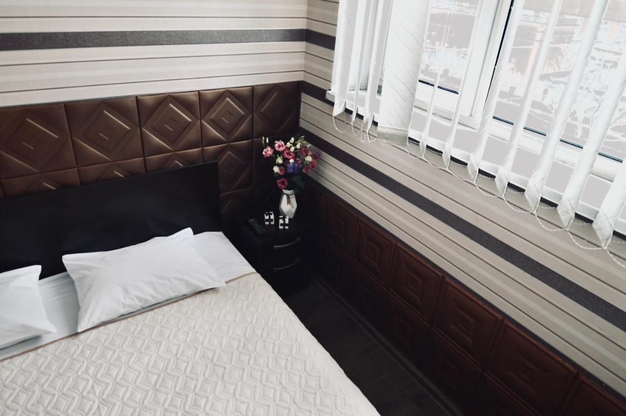 Uno Apart Hotel Киев Екстериор снимка