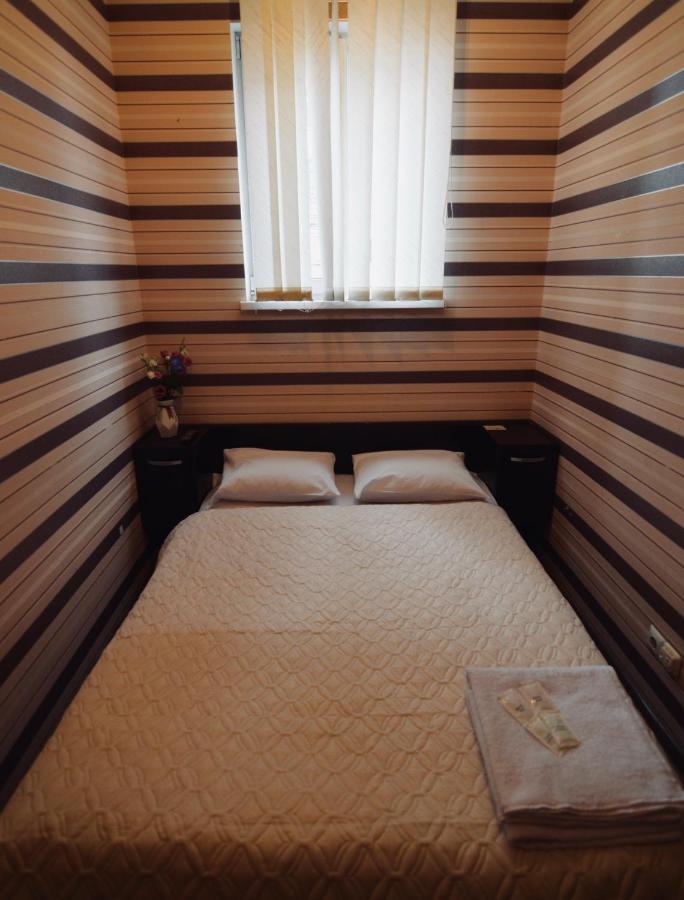 Uno Apart Hotel Киев Екстериор снимка