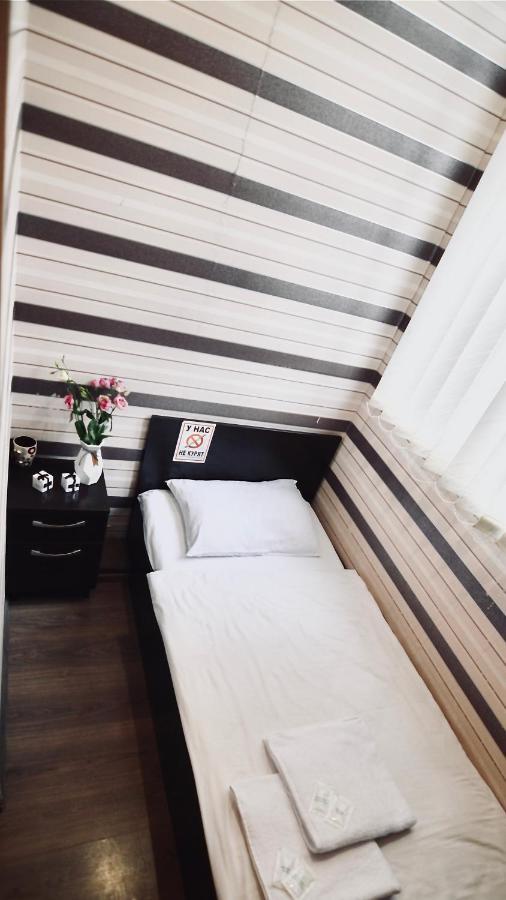 Uno Apart Hotel Киев Екстериор снимка