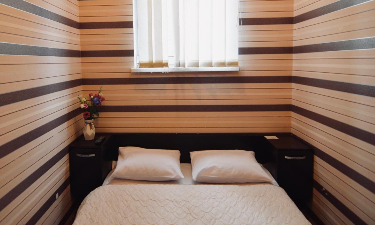 Uno Apart Hotel Киев Екстериор снимка