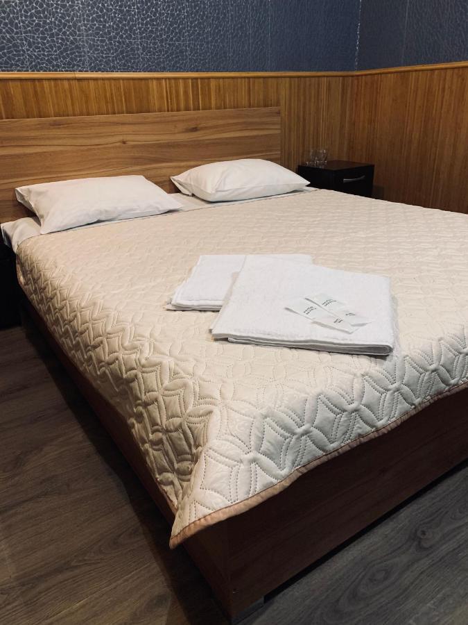 Uno Apart Hotel Киев Екстериор снимка